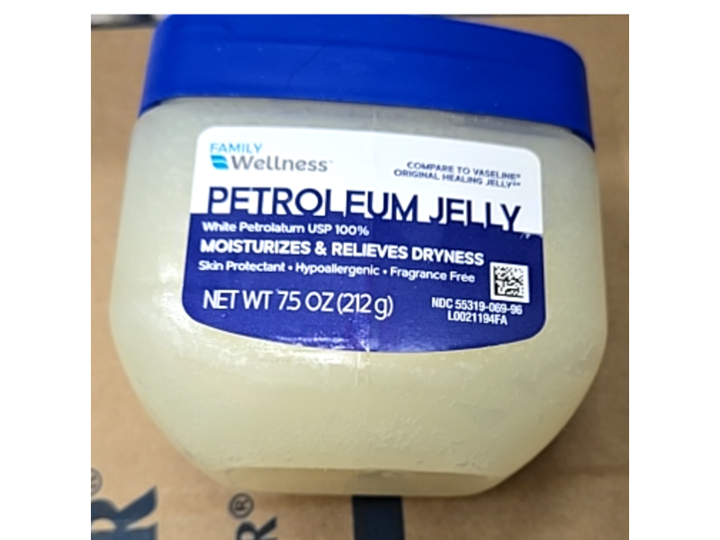 Family Wellness Moisturizes & Relieves Petroleum Jelly, 75 oz/212 g