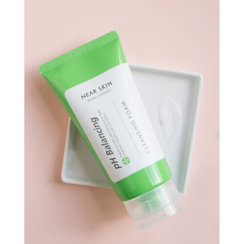Near Skin PH Balancing Cleansing Foam