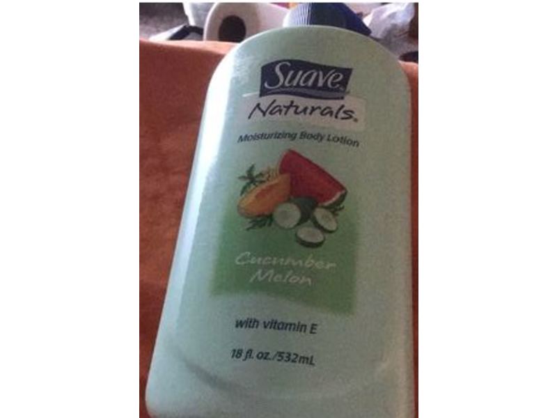 Suave Naturals Moisturizing Body Lotion, Cucumber Melon, 18 fl oz/532 mL